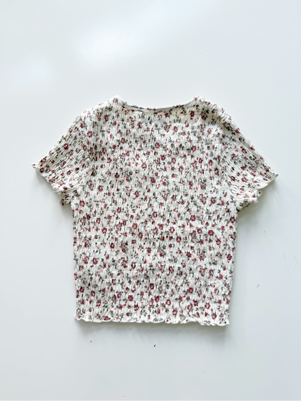 Hollister Smocked Floral Top Size Small - Picture 6 of 6